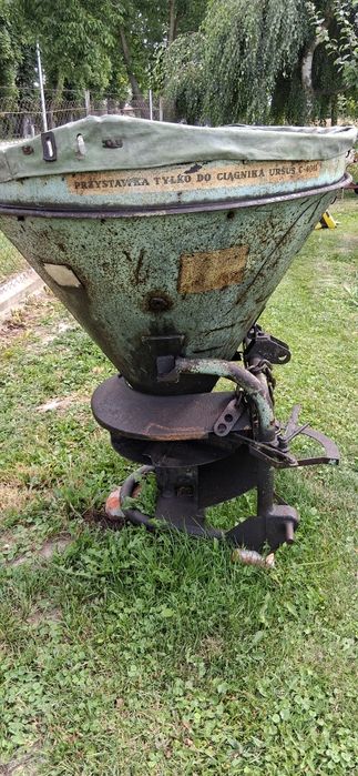 Rozsiewacz do ciapka traktorka