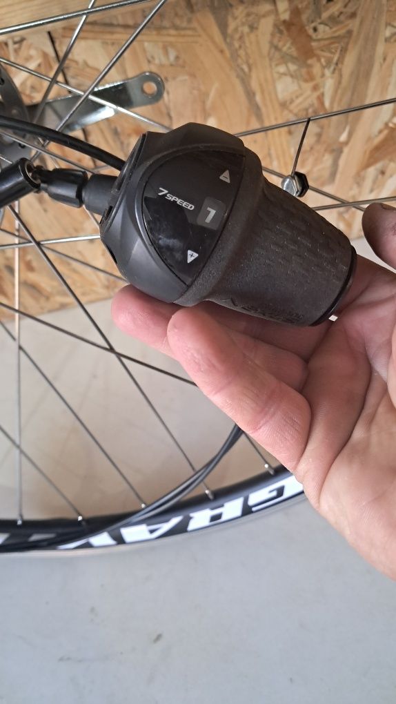 Колесо 28" на втулці Shimano nexus 7.