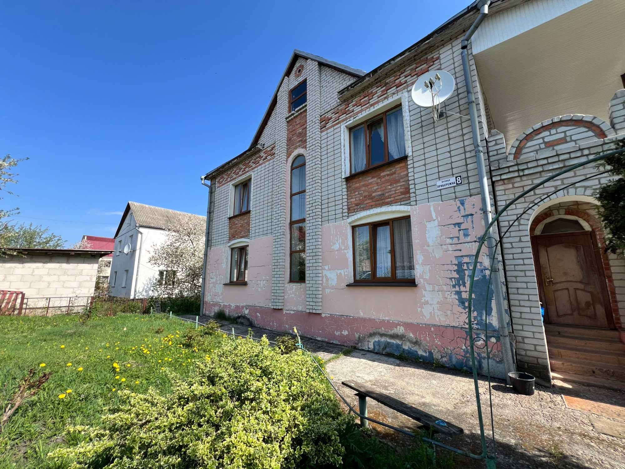 Цегляний 2 поверховий будинок с.Станишівка