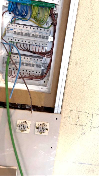 Eletricista – Instalação de Quadros, Tomadas e Iluminação Residencial