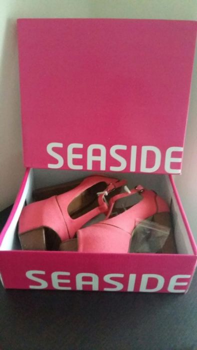 Sandálias Rosa Coral Jeffrey Campbell marca Seaside