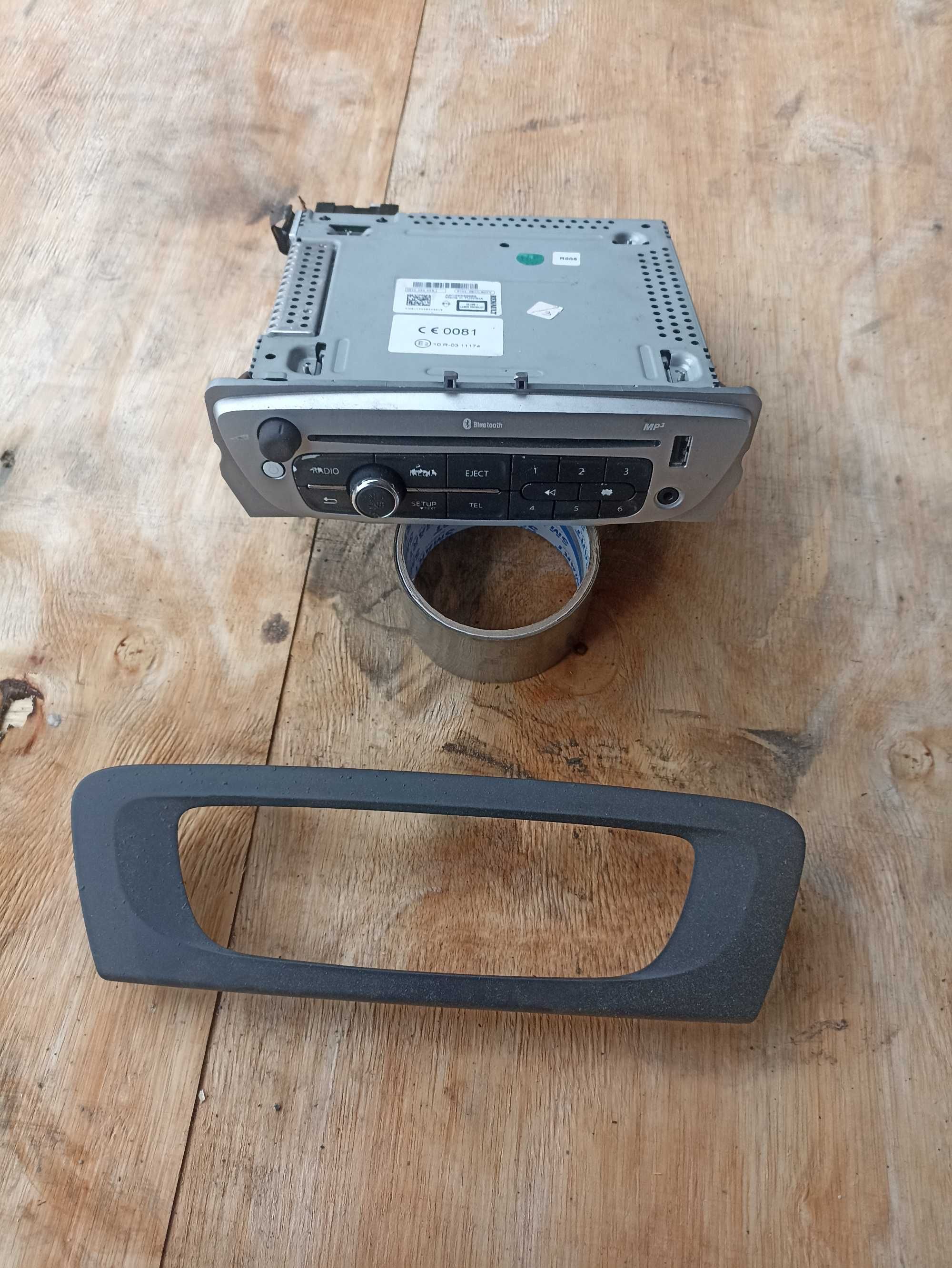 Radio Renault Scenic 3 lift Megane 3 MP3 Bluetooth + Ramka