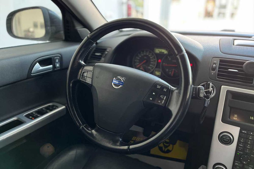 Volvo V50 2011 року