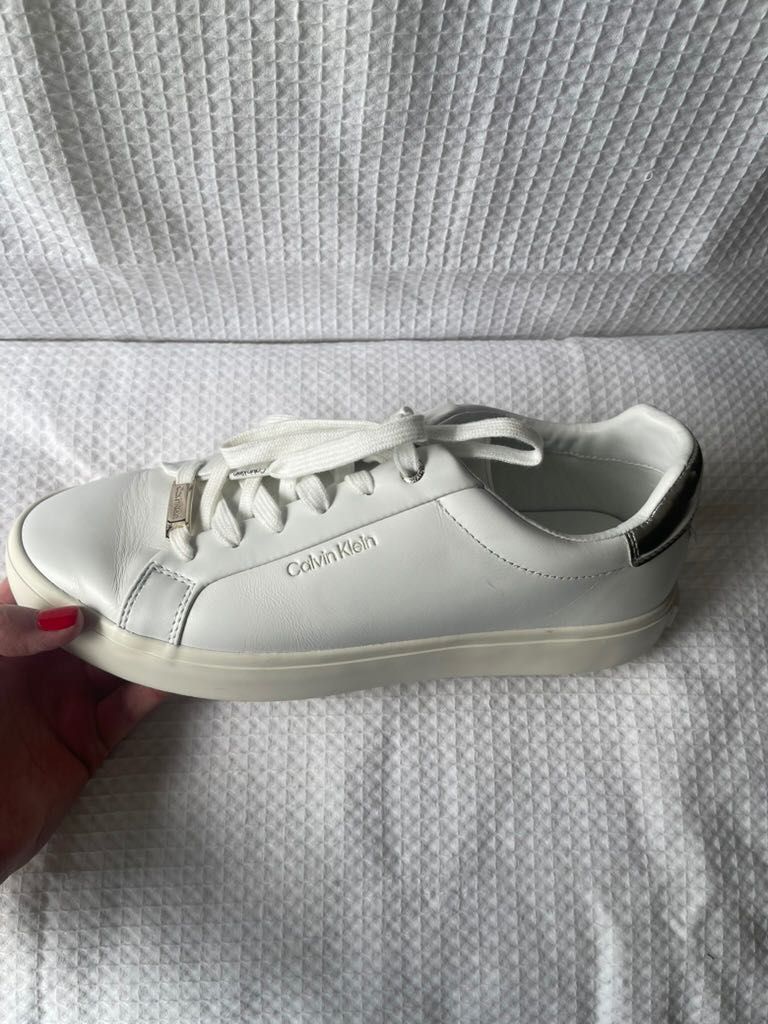 Sapatilha branca Calvin Klein Tamanho 41