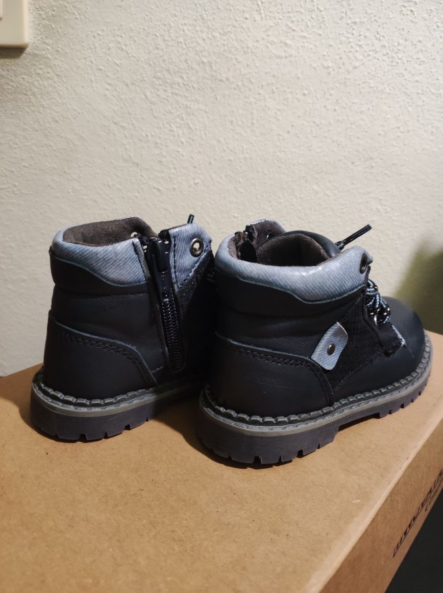 Botas em pele menino Tamanho 23