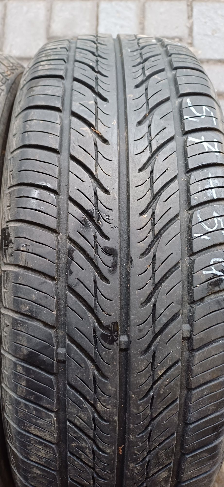 185/60R15 88H KORMORAN , komplet opon letnich