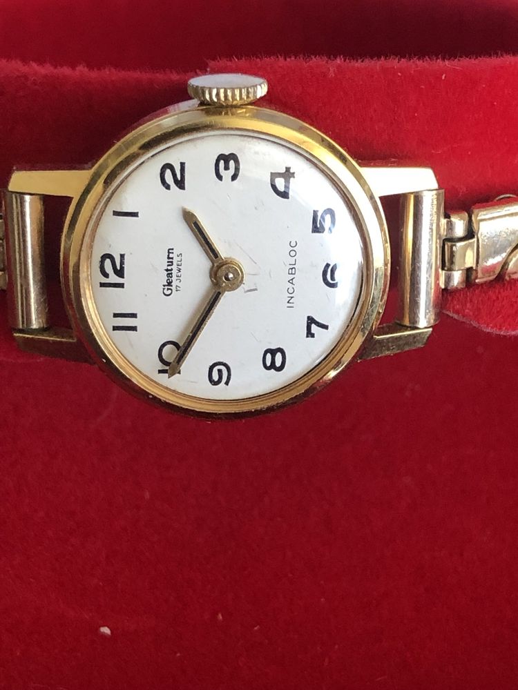 Zabytkowy zegarek damski marki Gleaturn Vintage