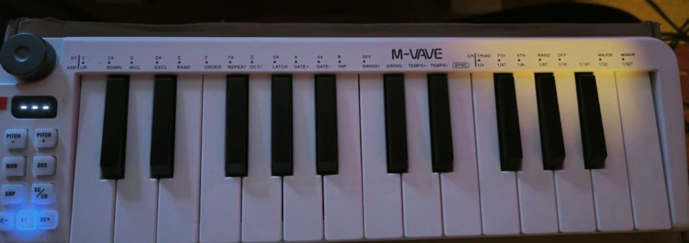 Портативная беспроводная mini MIDI клавиатура M-vave SMK-25 Bluetooth