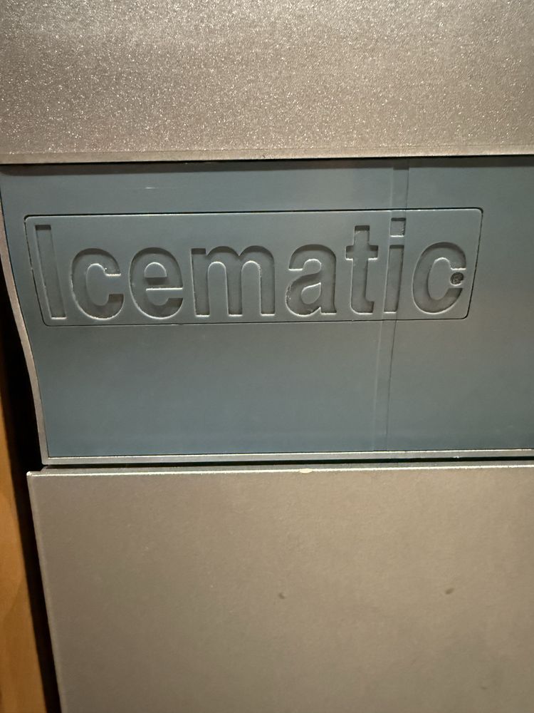 Vendo Maquina de Fazer Gelo profissional