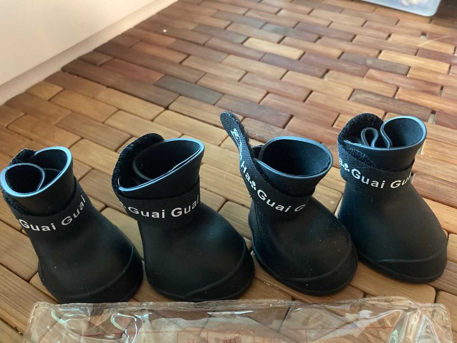 Гумові водовідштовхуючі чобітки для собак
