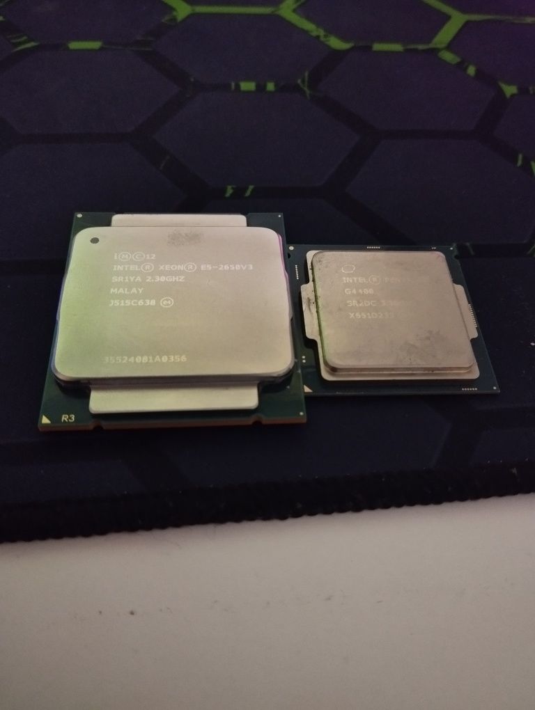 2x Procesor xeon E5 2650 v3 2.3 GHZ i Intel Pentium g4400 3.3GHZ