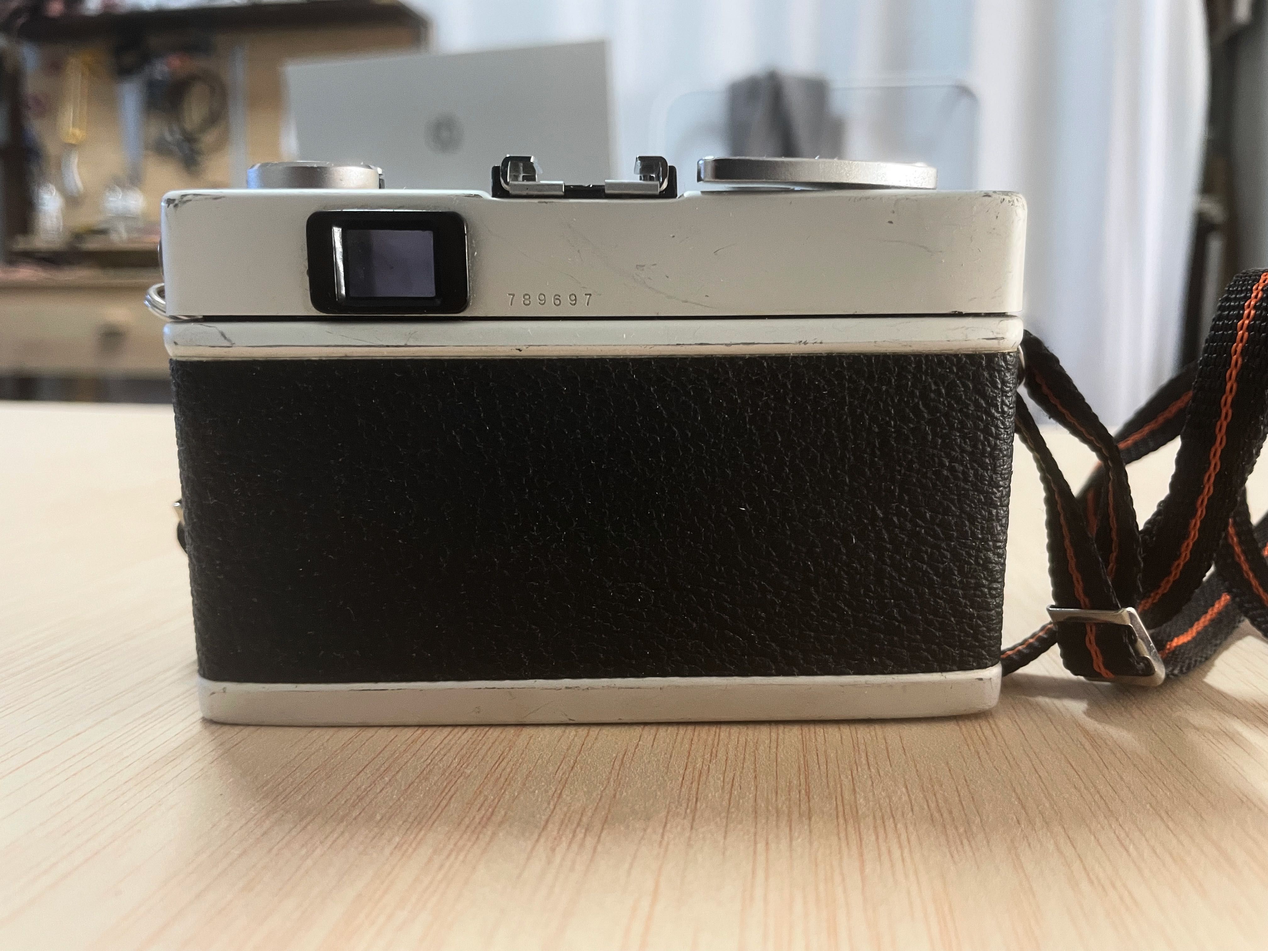 Câmara Fotográfica Vintage Konica C35 automatic  F=38mm 1:2.8
