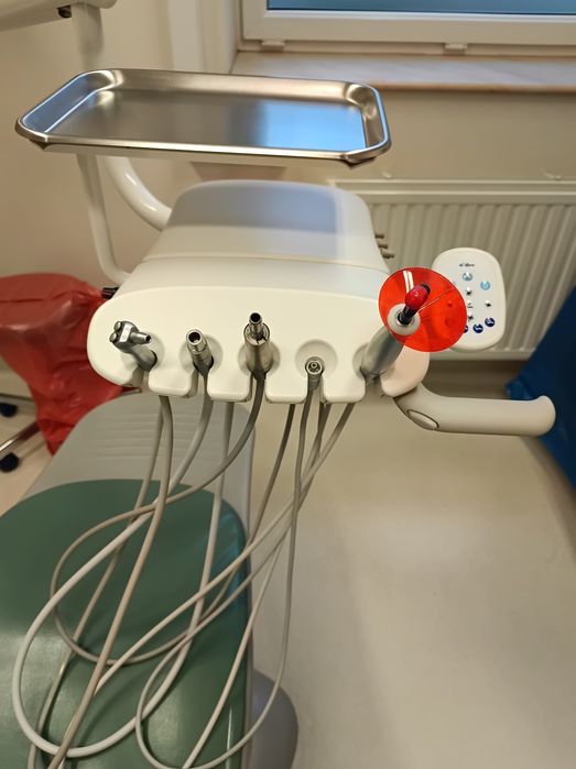 Rezerwacja Unit stomatologiczny Adec 300 classic plus pompa i kompreso