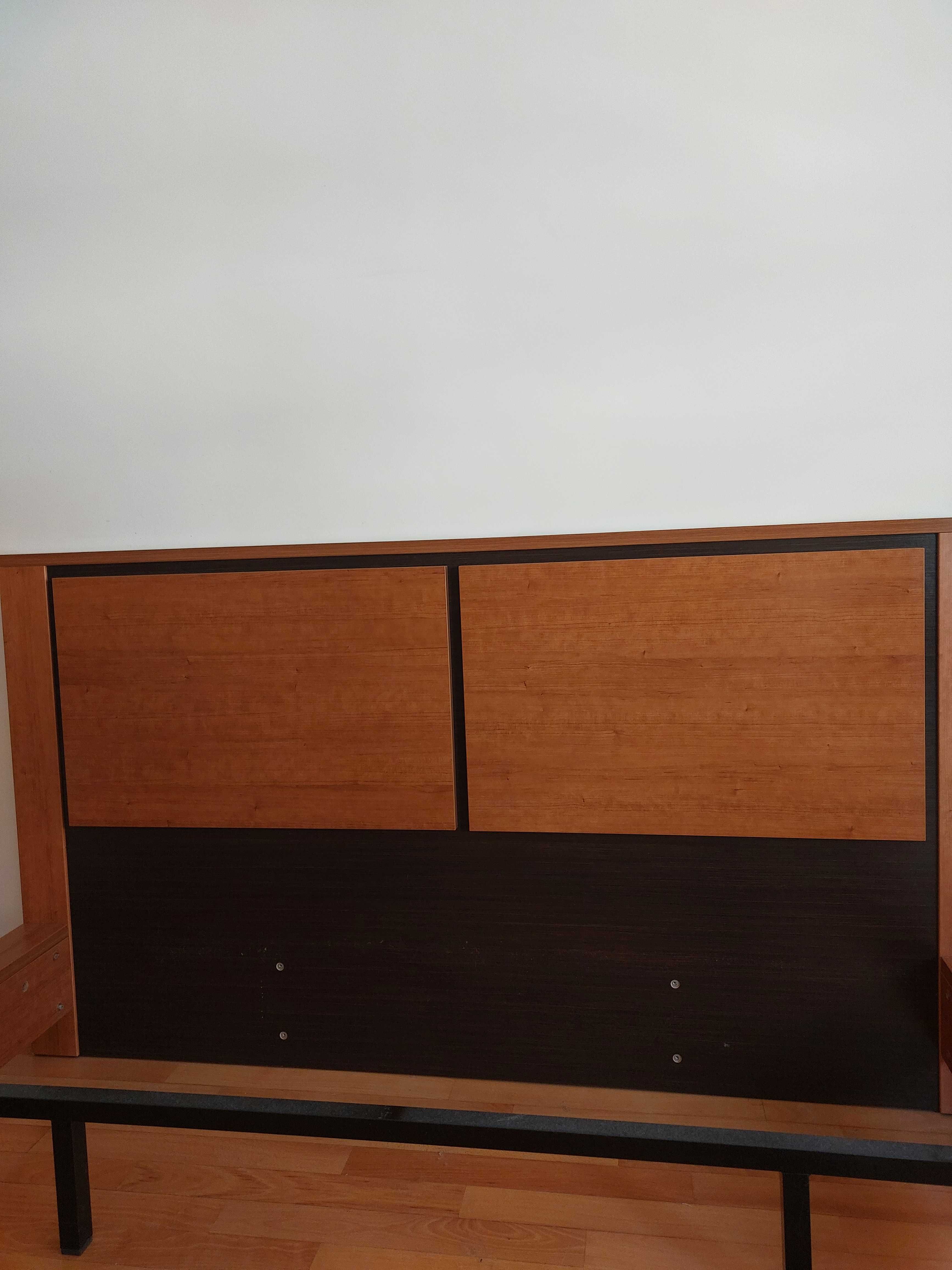 Cama de casal 160x200 em madeira