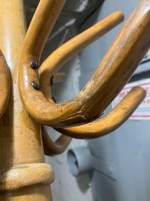 Wieszak stojący drewnianyw typie Thonet Radomsko