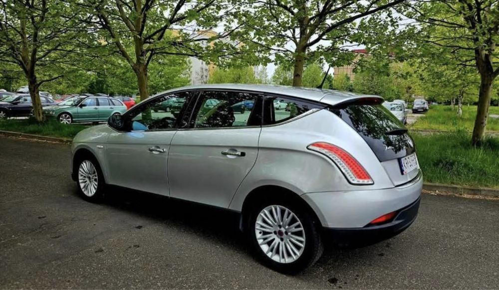 Lancia delta 1.6 jtd bogata wersja zamiana na v8
