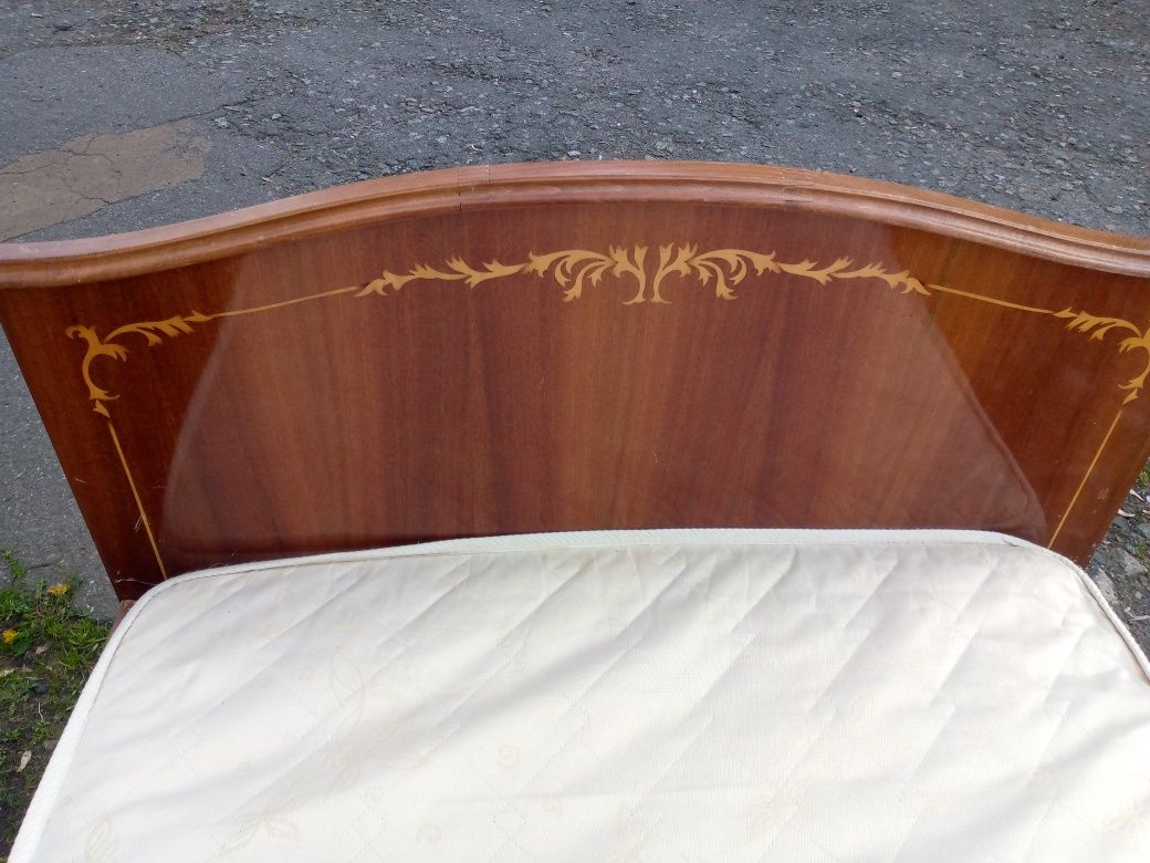 Кровать леревянная, кровать с металлическим каркасом