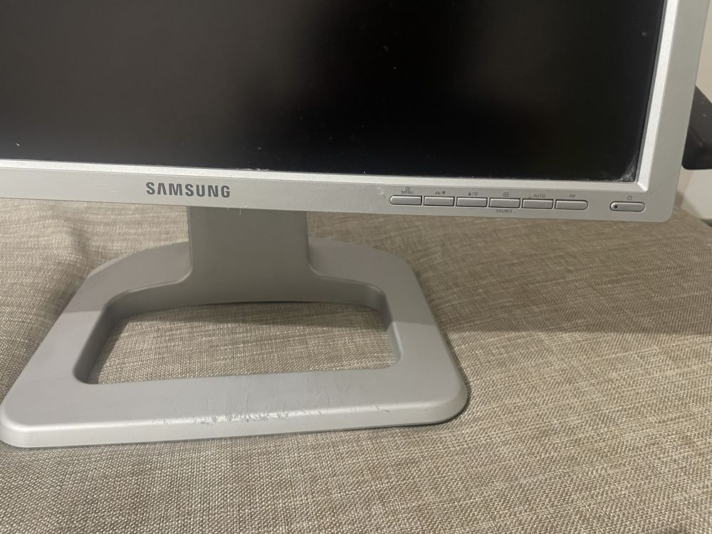 Монітор Samsung 214T S