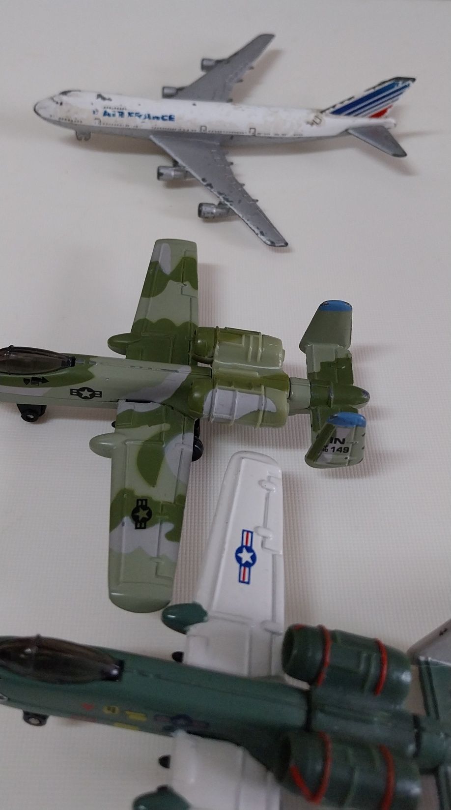 Lote de 3 miniaturas de aviões Matchbox e Schabak