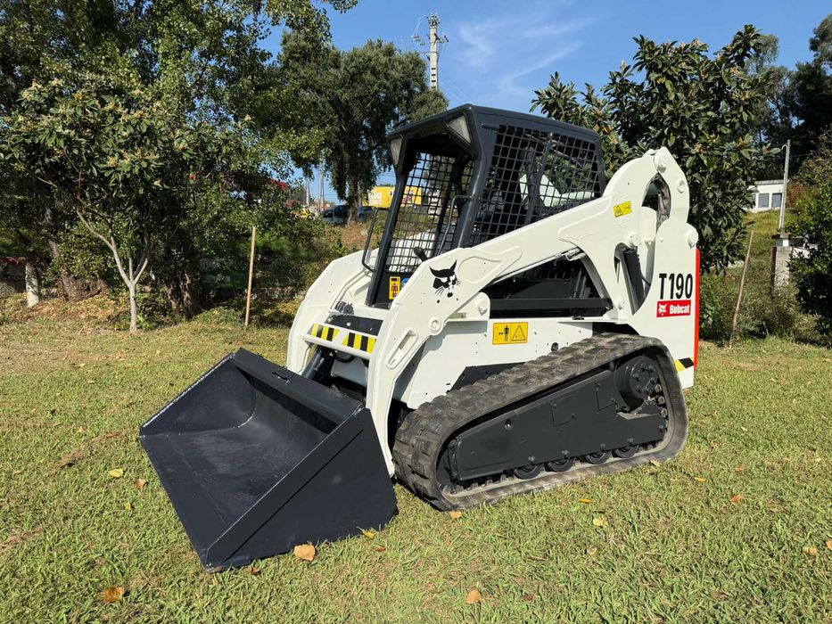 Mini Pá Bobcat T190