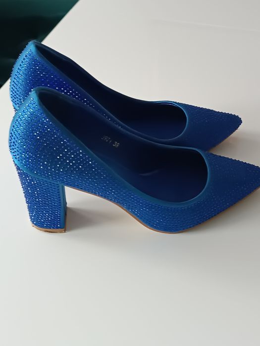 Buty na obcasie , rozm 38