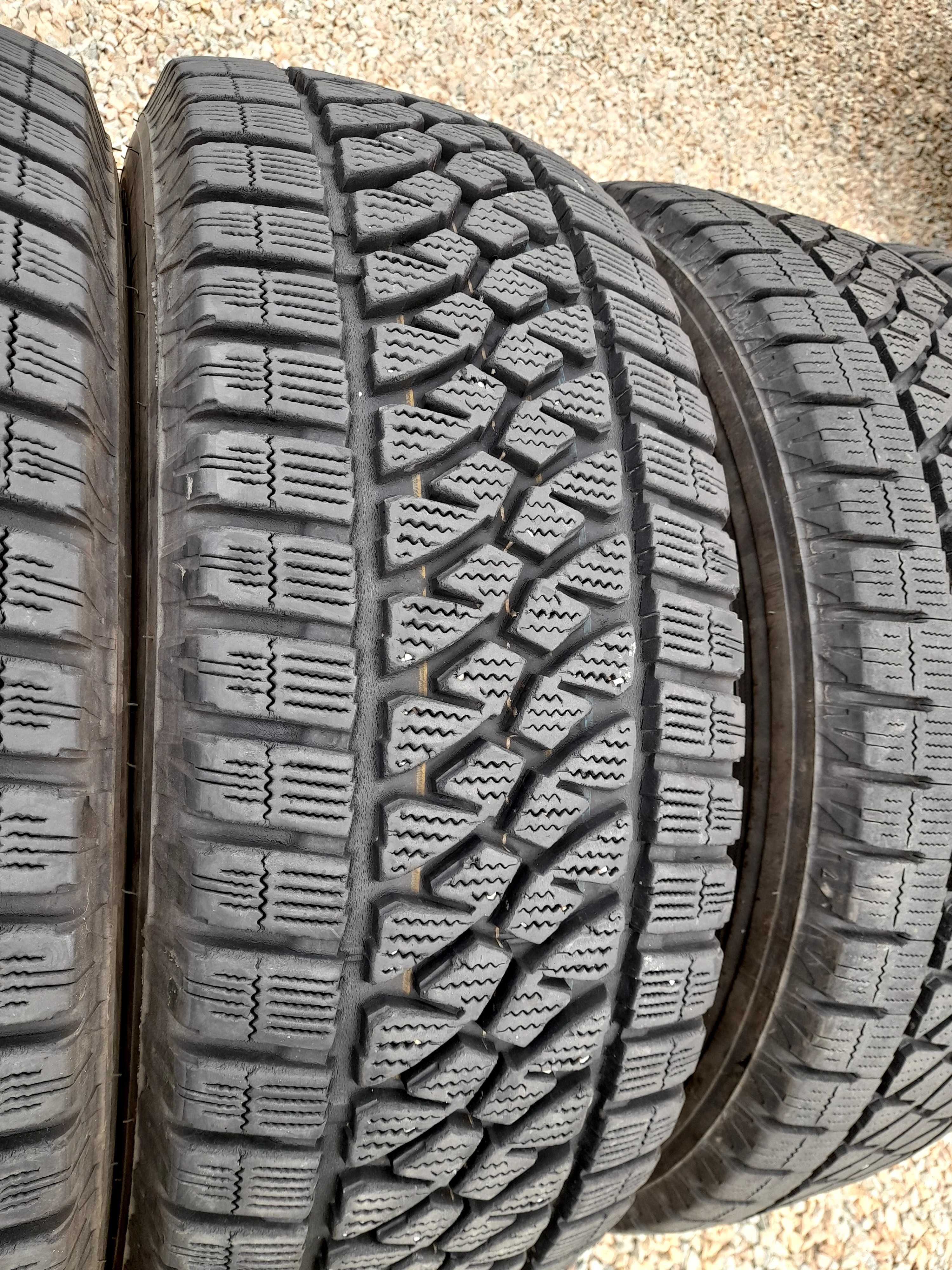 4st Bridgestone Blizzak 235/65/R16 C 115/113 R Jak nowe !