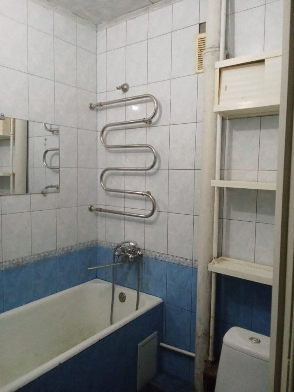 Продам 3-Х кімнатну  з автономним опаленням