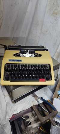 Zabytkowa maszyna do pisania robotron 1001 walizkowa