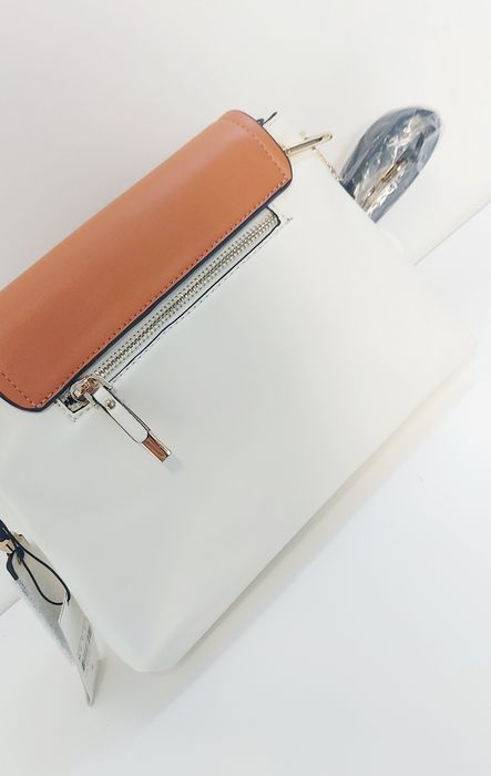 Mala tiracolo pequena