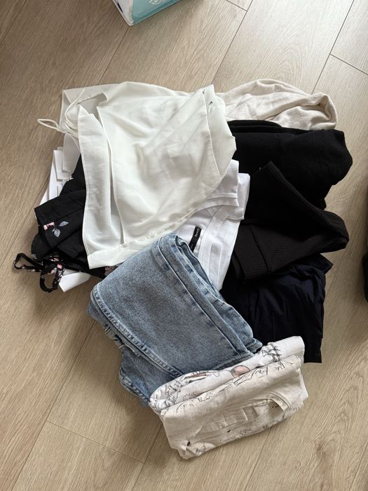 Zestaw paczka ubrań rozmiar XS/S jeansy swetry bluzki sukienki