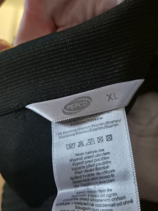 * Spódniczka z marszczeniem ozdobnymi Czarna rozm 42