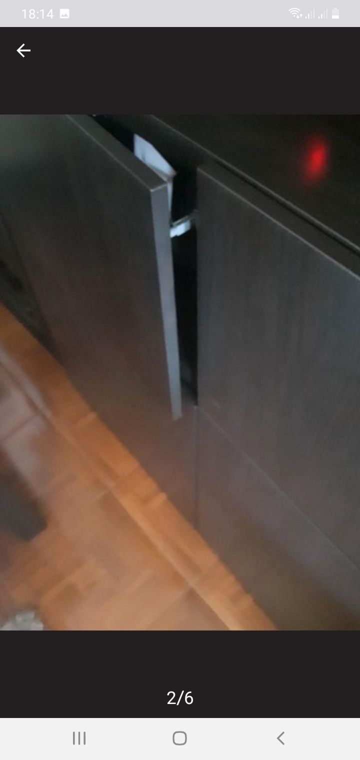Móvel de sala com portas