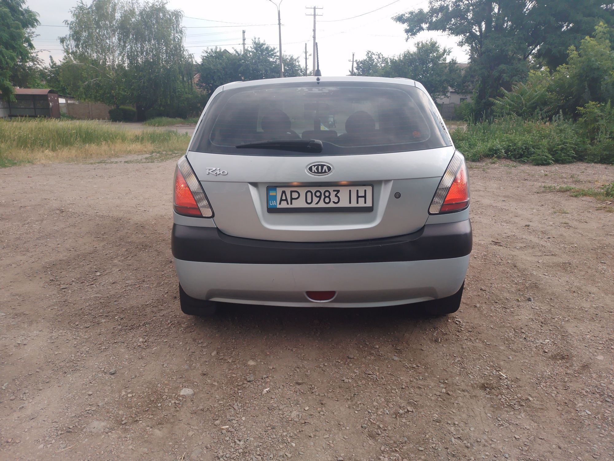 Без торга Продам KIA Rio в хорошем состоянии не крашена родной пробег