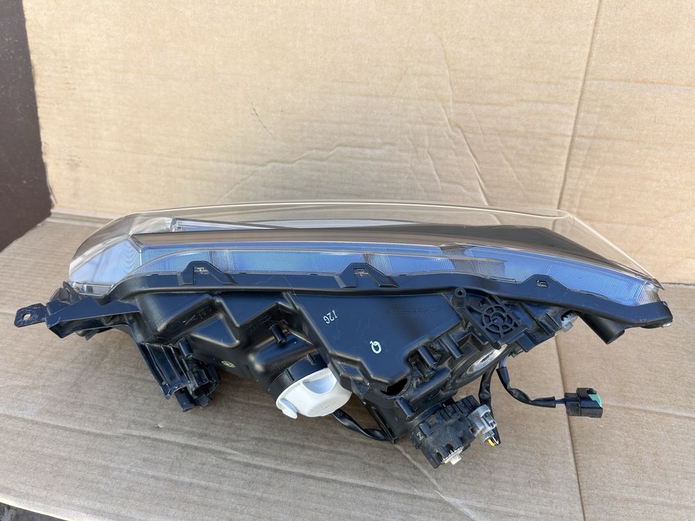 Nissan X-Trail, Rogue фара R от 14-17год