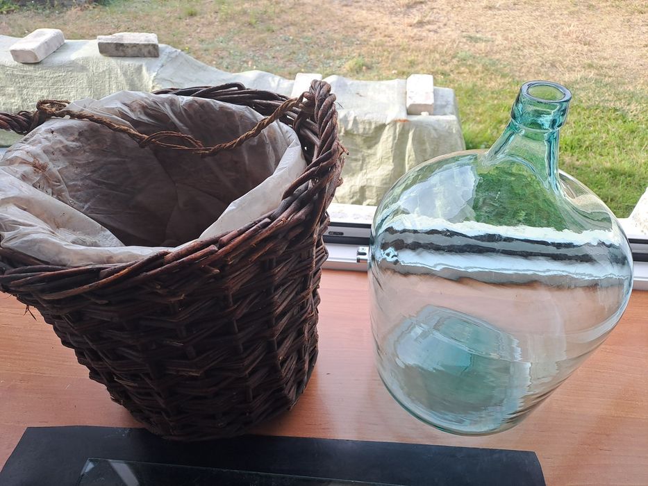 NOWY gąsior na wino wiklinowy kosz 12l