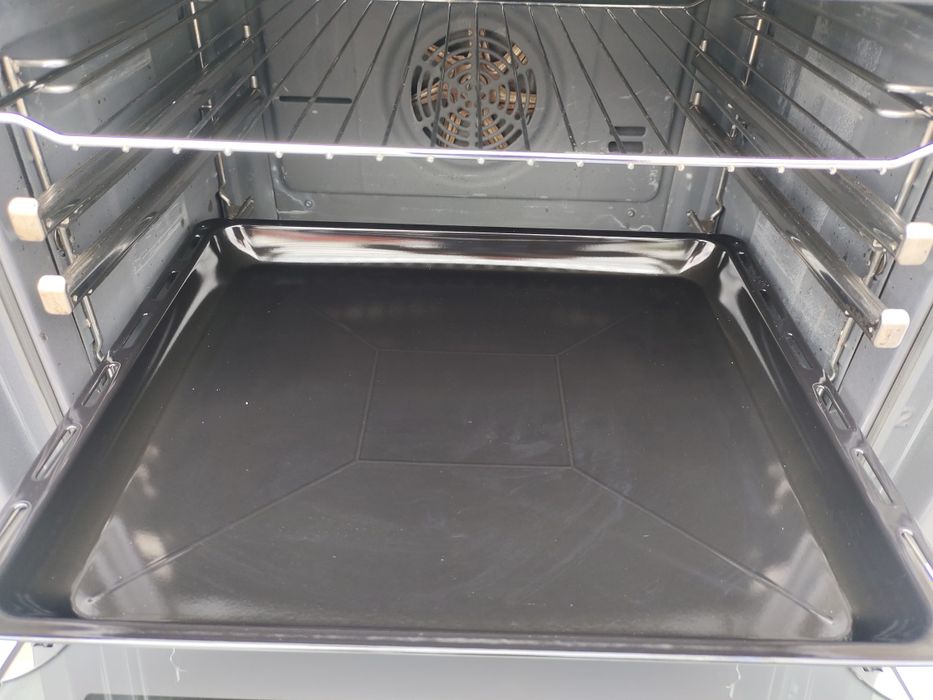 Духовка під вмонтування Siemens, з Європи.. Ідеальний стан.