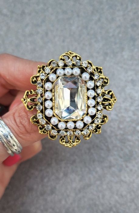 Broszka w stylu vintage