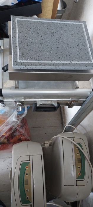 Grelhador de pedra novo