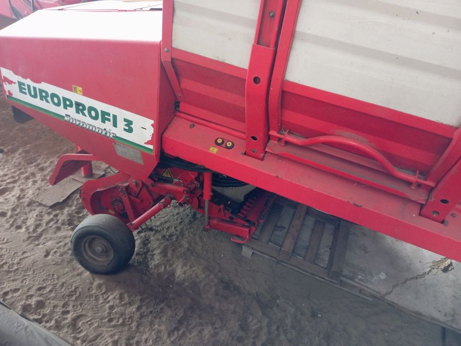 Przyczepa samozbierająca