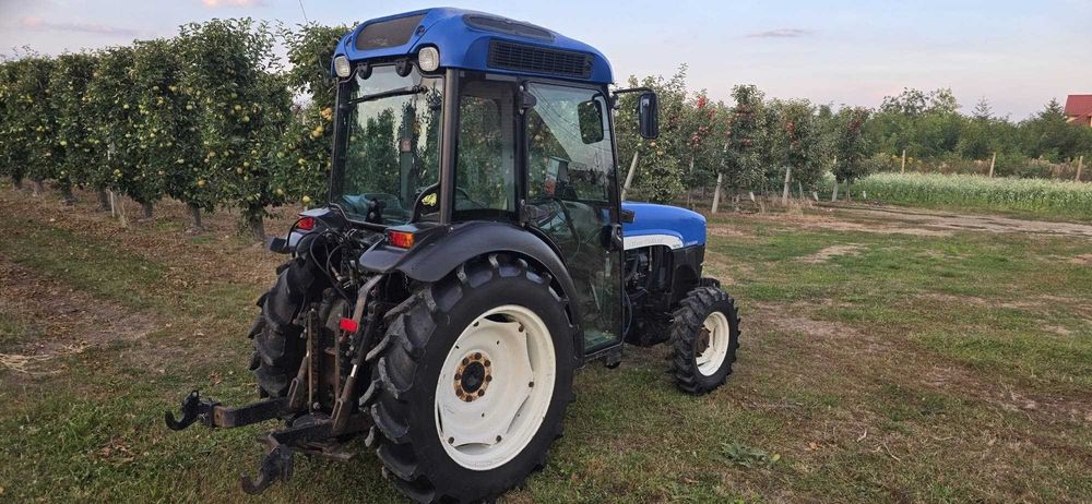 New holland sadowniczy