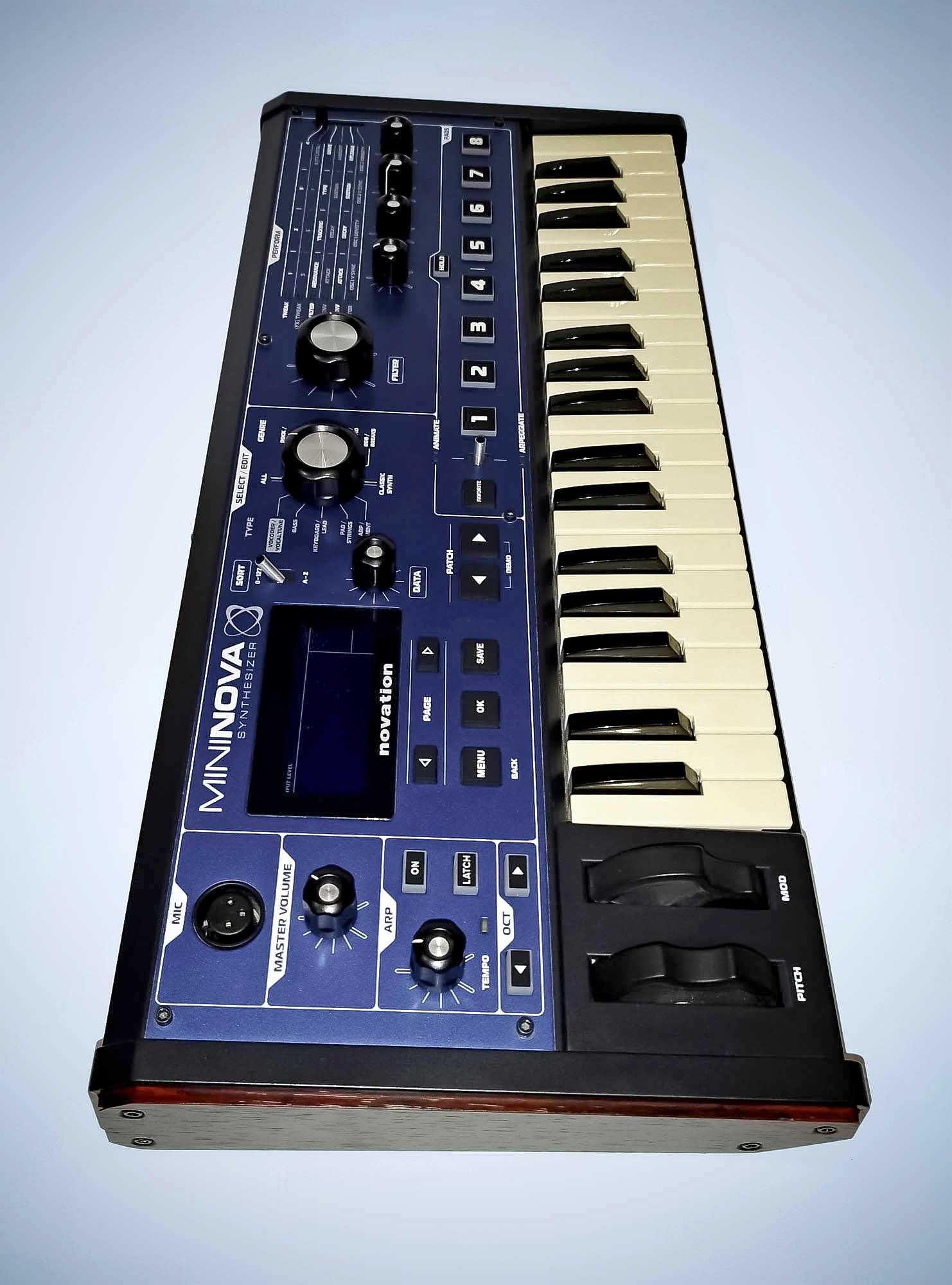 Novation Mininova - Синт, цифро-аналоговий, вокодер, процесор ефектів