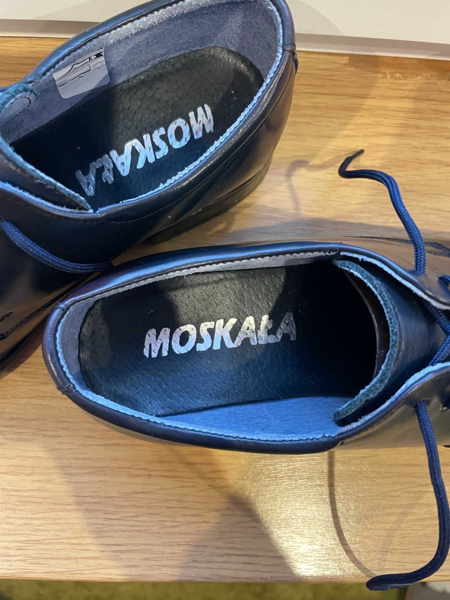 Półbuty lakierki pantofle dziecięce Moskała