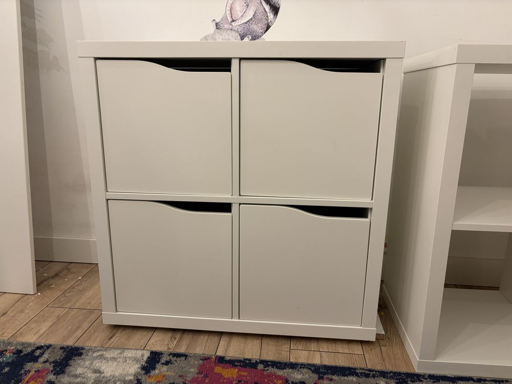 Ikea kallax 2x2 z drzwiczkami biala mat
