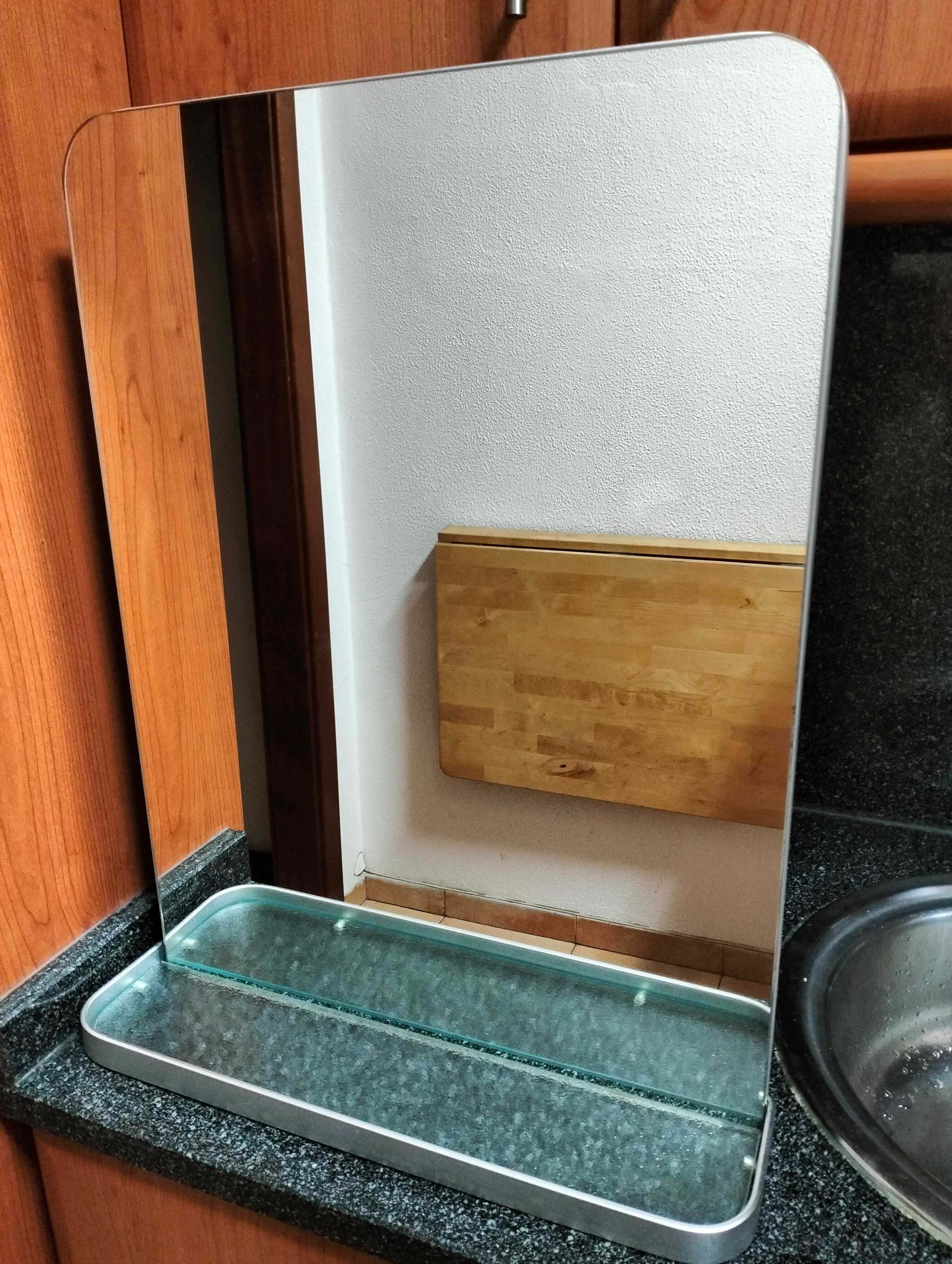 Espelho WC com Prateleiras de Vidro