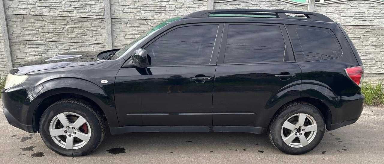Subaru Forester 2.0D 2010 • Повний привід • Шкіра • Люк