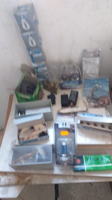 Lote de acessórios eléctricos para automóveis