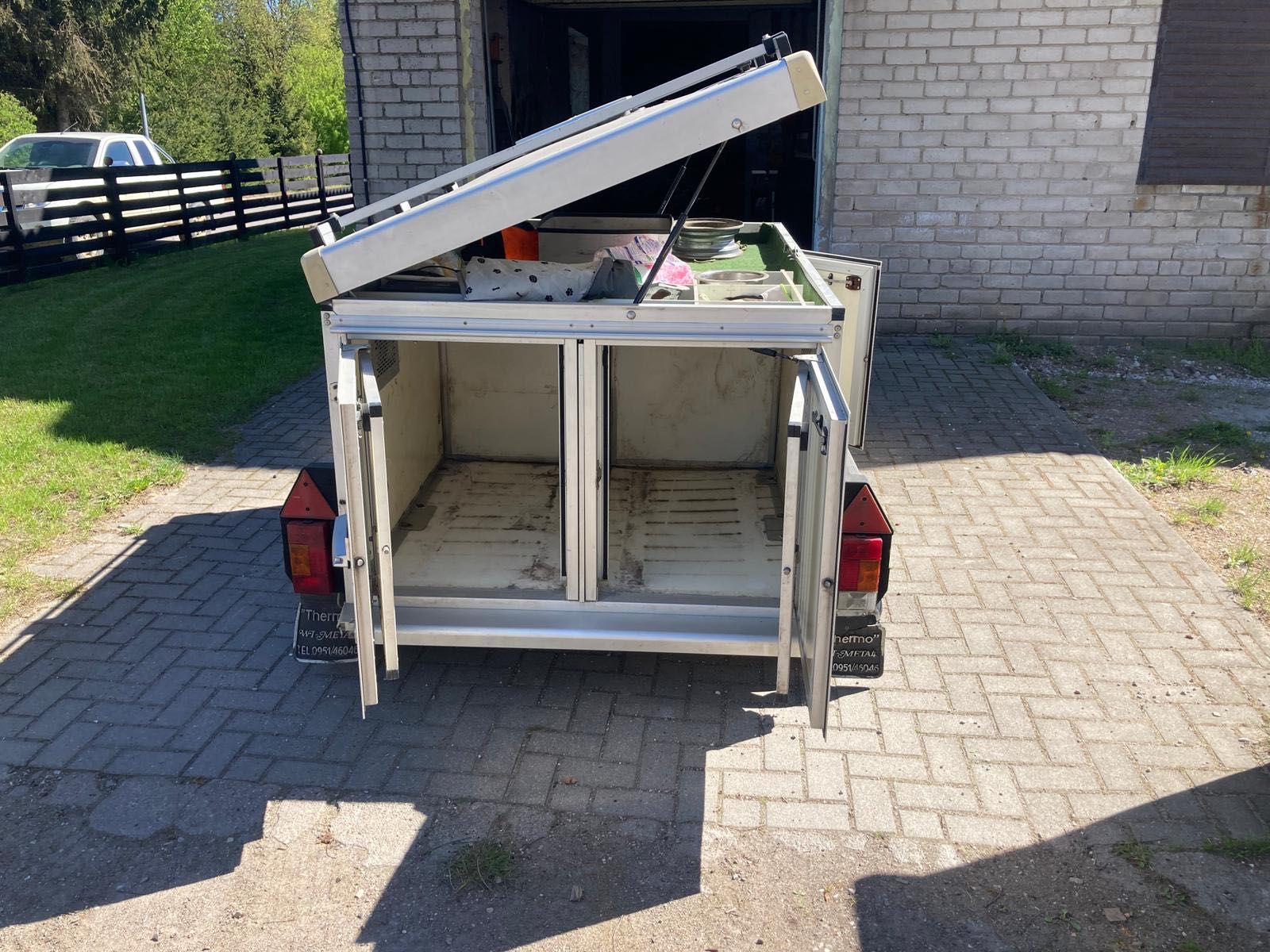 Przyczepka do transportu psów