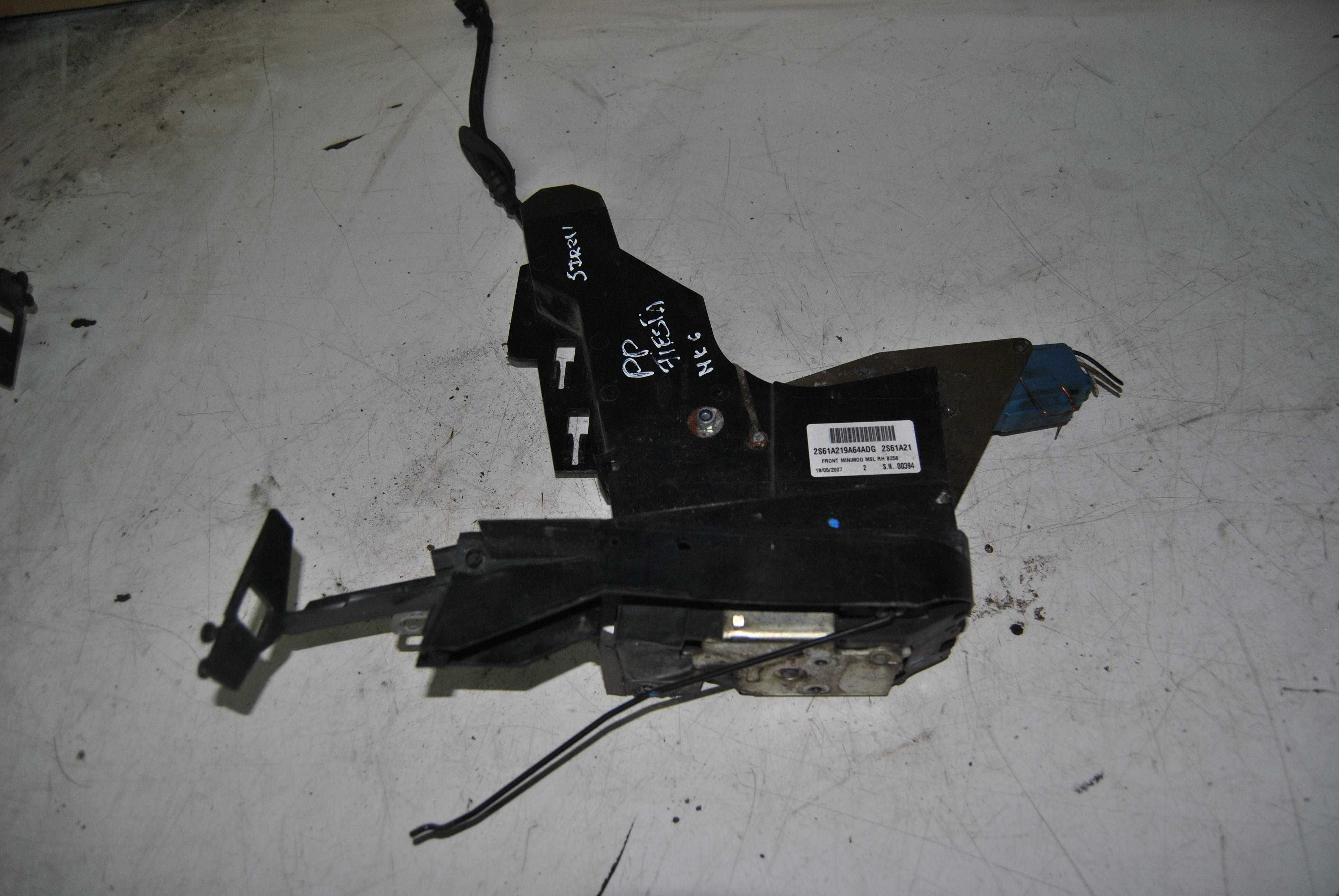 Zamek drzwi Ford Fiesta MK6