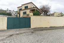 Magnifica Moradia de 4 Frentes, Inserida num Lote de 2295 m2