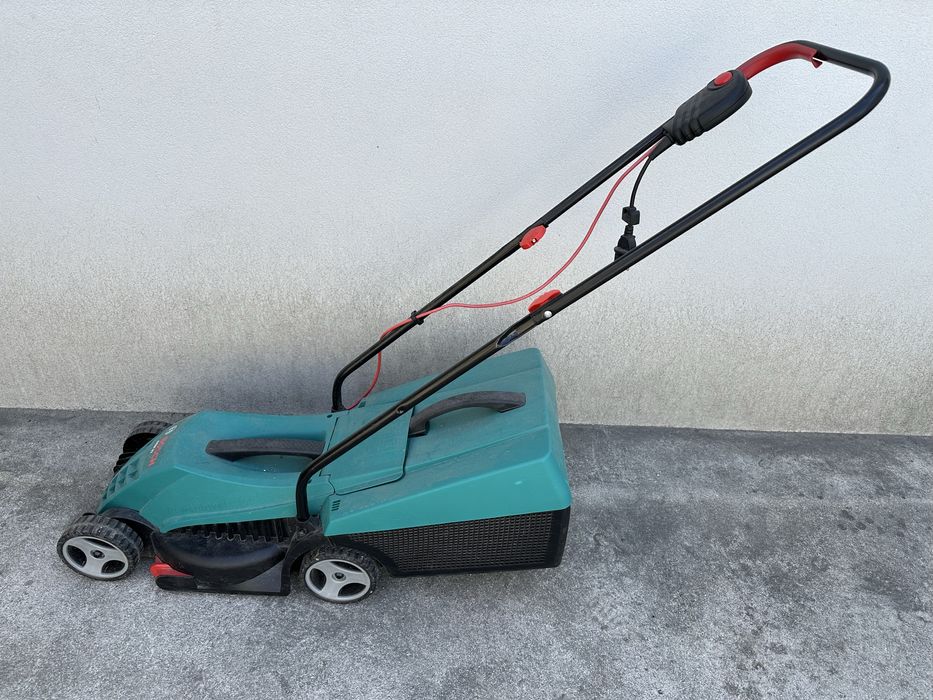 Corta-relvas elétrico Bosch ARM 32 – 1200 W COMO NOVO